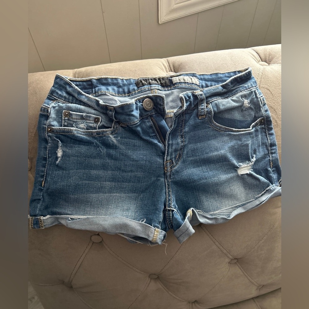 Aeropastale Blue Jean Shorty Shorts Size 4

~Bundling available~ Offers welcome!